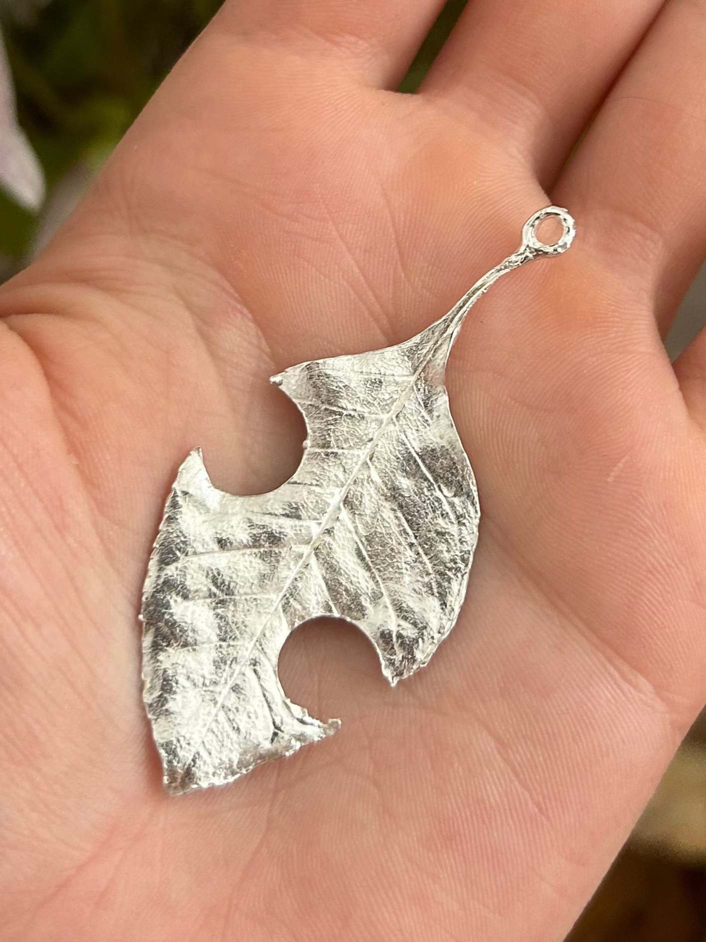 Leafcutter Charm 01