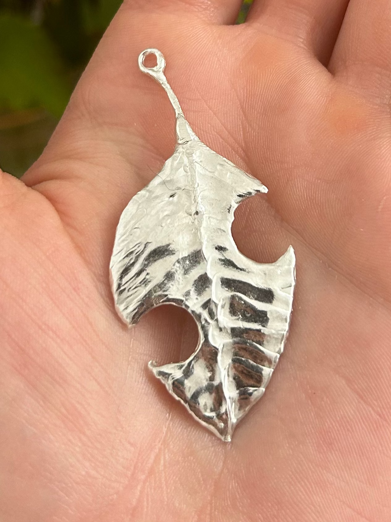 Leafcutter Charm 01